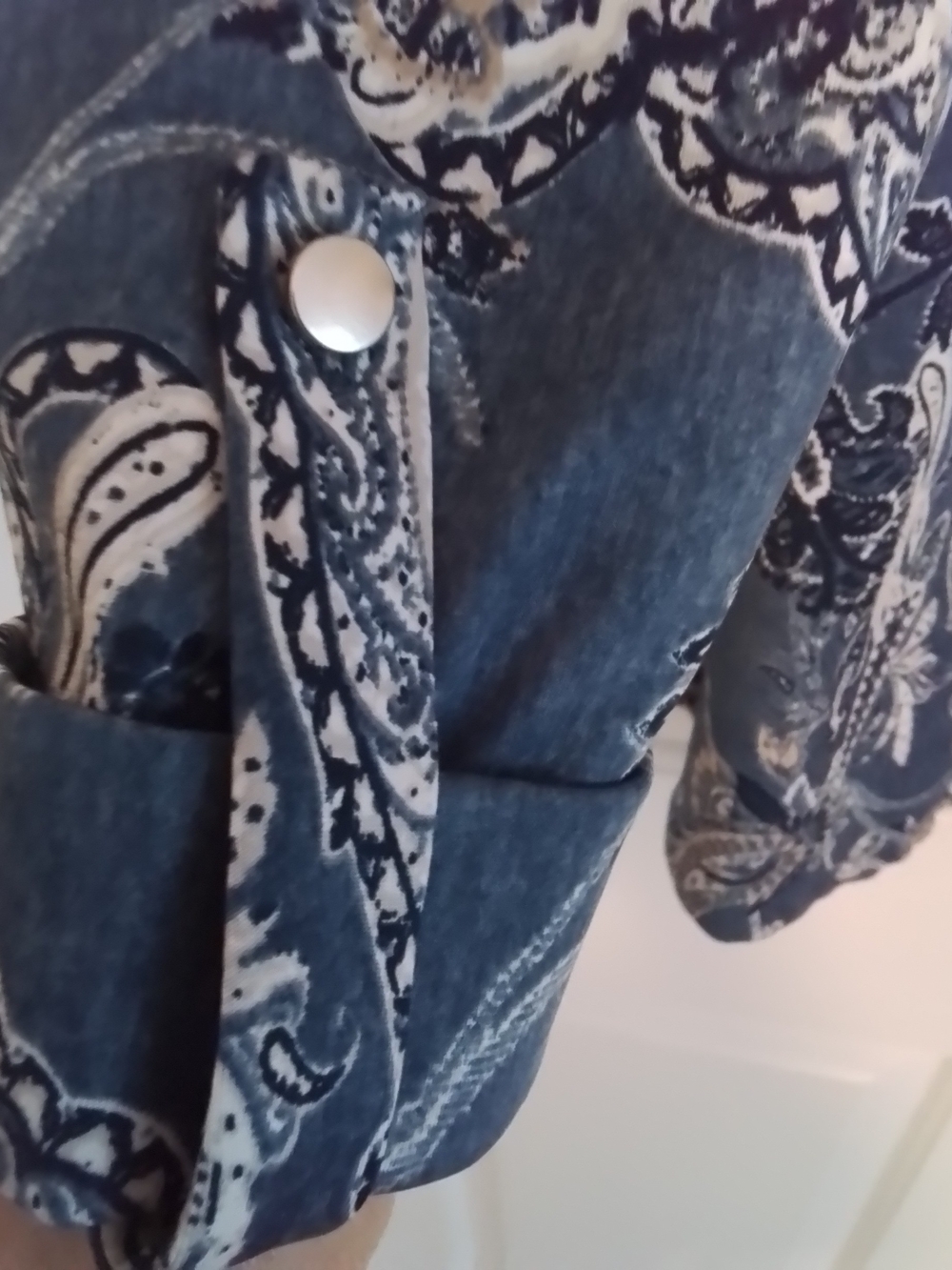 new directions Blue Paisley Grommet V-Neck Tunic - Picture 3 of 4